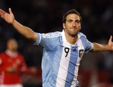 开云体育入口-速度与力量的交响，F1新赛季揭幕战焦点战引爆激情，步行者碾压黄蜂彰显篮球统治力