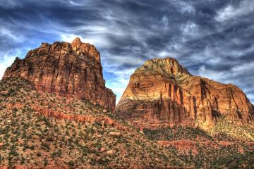 开云下载-雄鹿绞杀黄蜂，当詹姆斯式冲击成为现代篮球的暴力美学