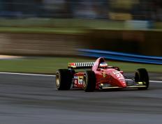 开云平台-银色幽灵逆行封神，街道暗夜中巴斯托尼如何改写剧本？