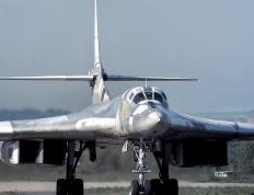 开云体育官方网站-跨季对决！欧文空砍40+三双，雄鹿三巨头合围狂胜国王