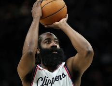 开云体育app-快船主场险胜尼克斯，哈雷尔全场贡献26分