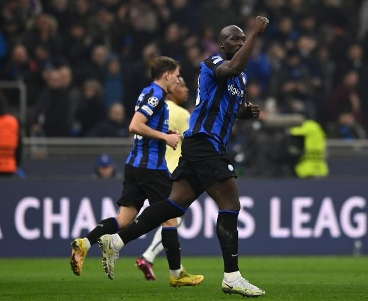 开云APP-包含焦点大战：奥运会上演巅峰碰撞的词条