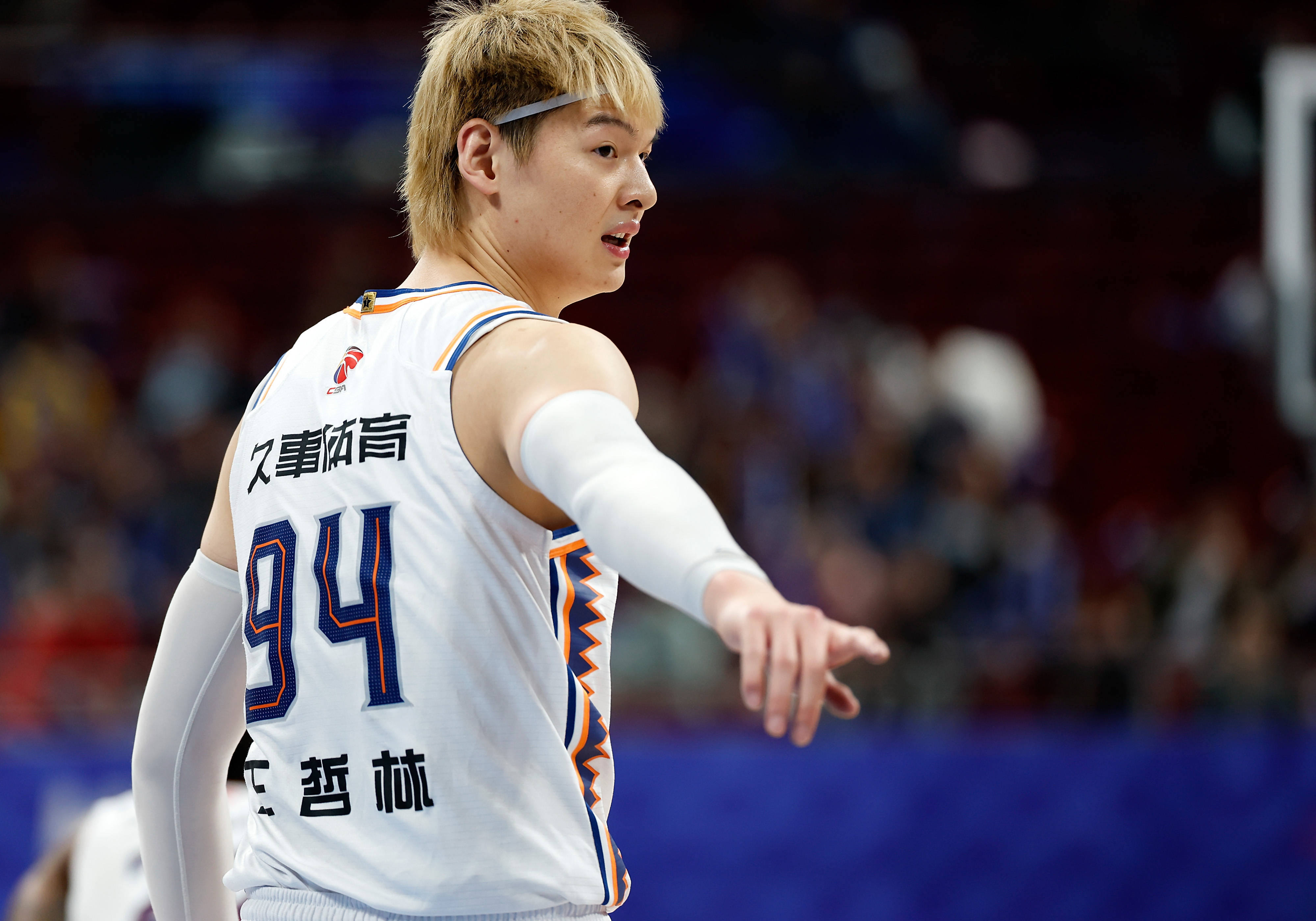 开云体育官网-深圳队轻取山东队，王哲林刷新纪录