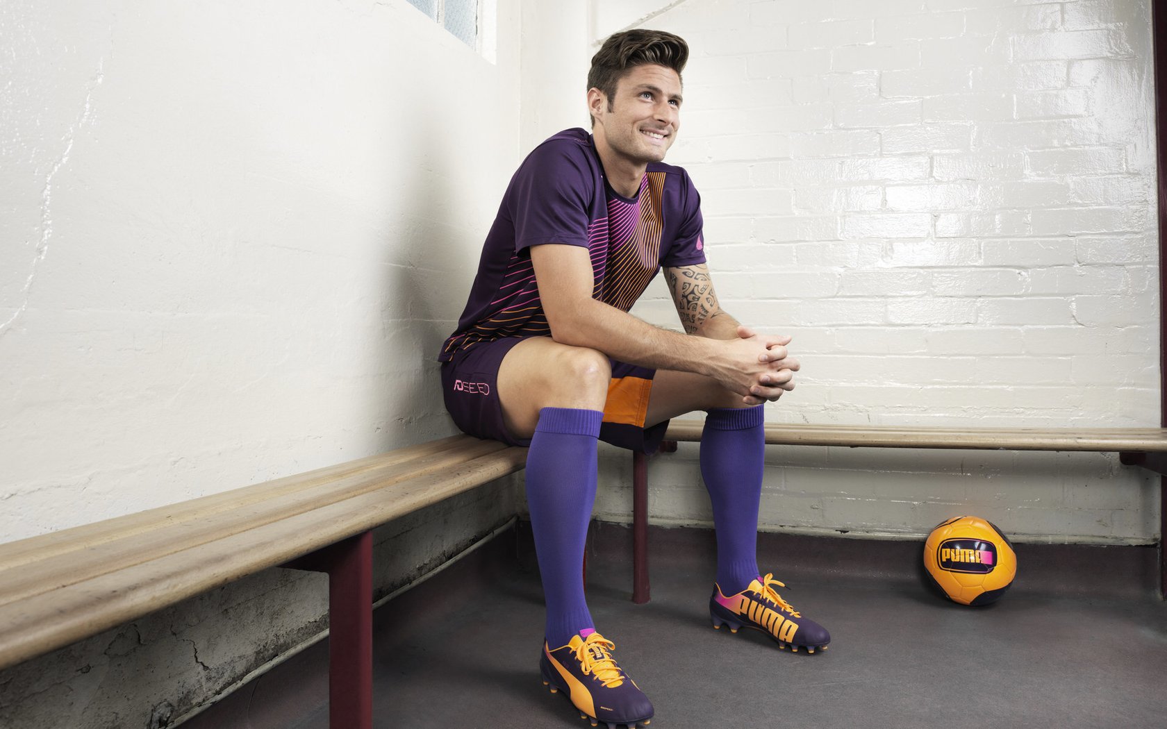 开云体育下载-加纳对阵罗马，黄喜灿关键回合不手软，书写绿茵传奇