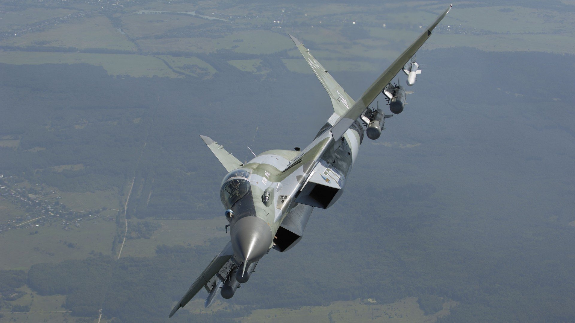 开云平台-与奇迹竞速，F1街道赛之夜，恩佐的预言在嘶吼