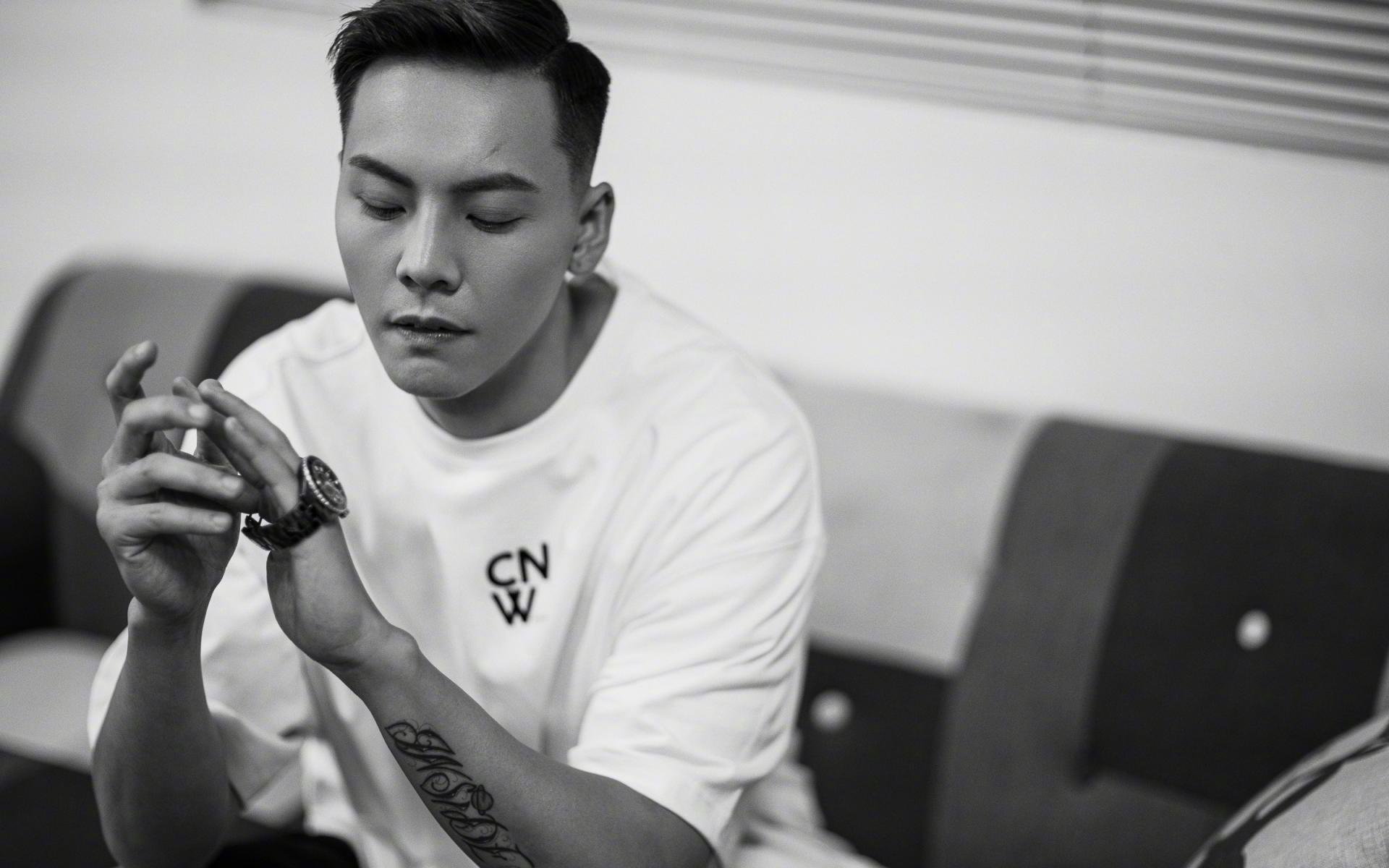 开云平台-与奇迹竞速，F1街道赛之夜，恩佐的预言在嘶吼