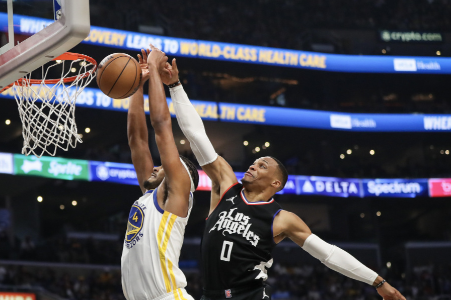 开云体育在线-勇士掀翻广东队,范弗利特成为关键先生